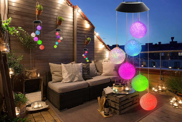 Zonne-energie lamp. Zonne-energie hanglamp balletjes. Lamp /nachtlamp met zonnebatterij/ solar lamp
