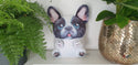 Grappige kussen in een vorm van een Franse Bulldog hondje.