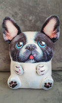 Grappige kussen in een vorm van een Franse Bulldog hondje.