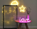 Neon licht nachtlamp LOVE.  Liefde lamp. Leuke cadeau voor dame of meisje. Neon roze lamp.