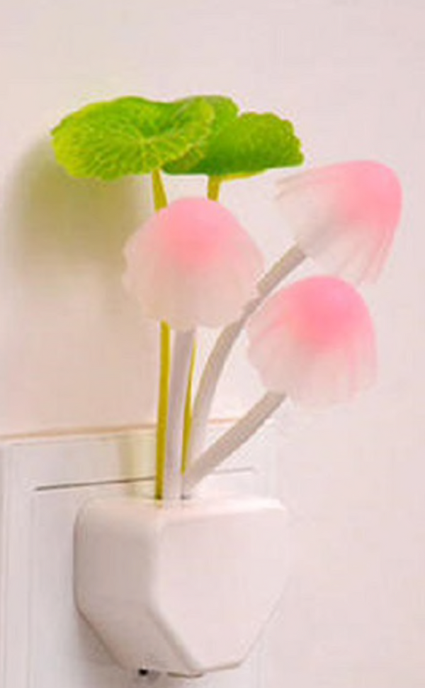 Stopcontact nachtlampje Paddestoelen. Nachtlamp voor kind of volwassen Paddestoelen lamp. LED Lamp voor stopcontact.
