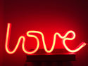 Neon licht nachtlamp LOVE. Liefde lamp. Neon rode lamp.