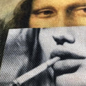 Kussenhoes Angelina Jolie en Mona Lisa collage. Stoere kussenhoes. Leuke cadeu kussenhoes 45x45
